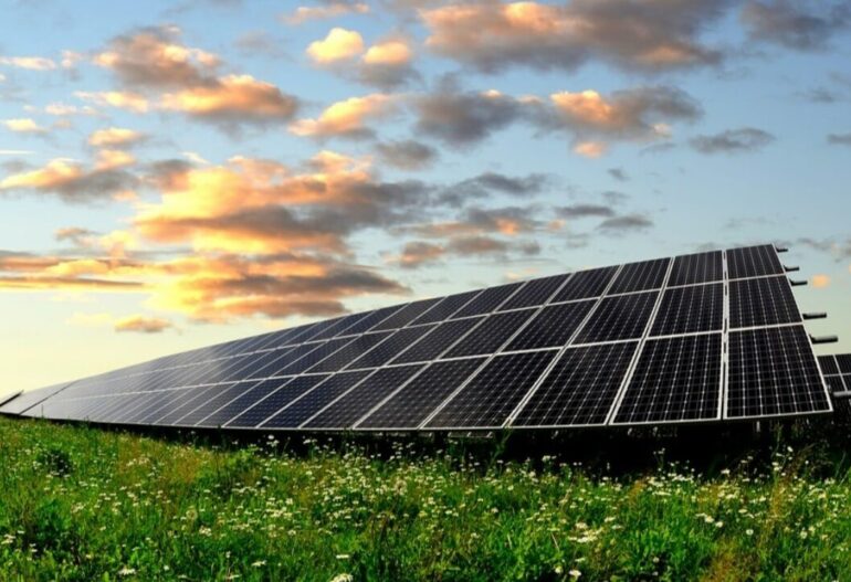 how-do-residential-solar-panels-help-to-solve-environmental-issues-revepe